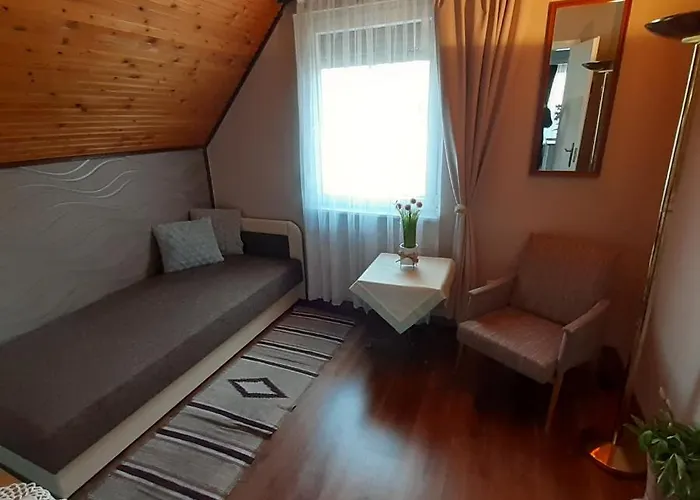Napsugar Nyaralo * Фоньод